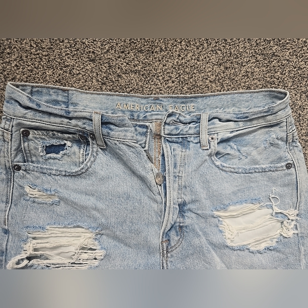 American Eagle 90s Boyfriend Shorts Light Blue Denim Distressed  Size 6 - Picture 13 of 13